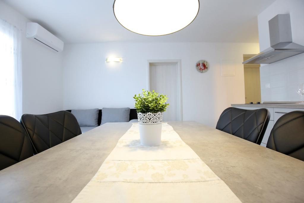 Apartments Nada Sukošan Extérieur photo