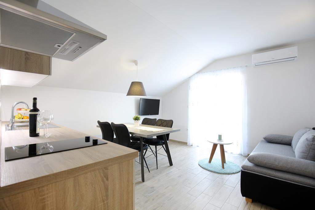 Apartments Nada Sukošan Extérieur photo